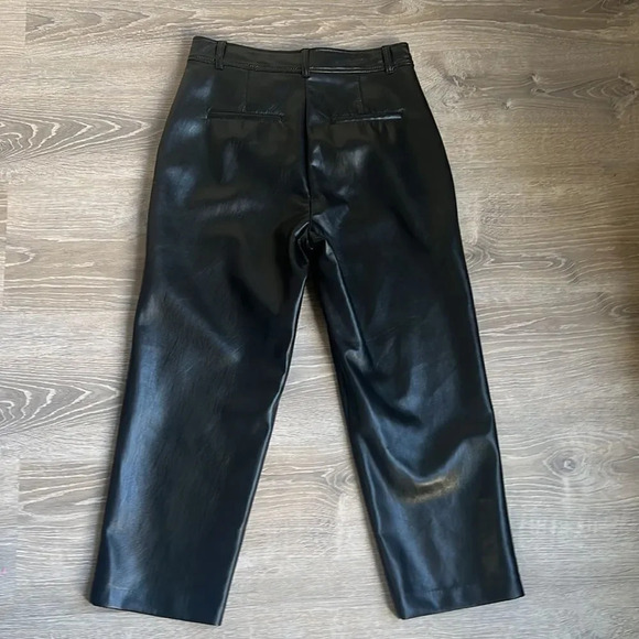 Aritzia Babaton Command Cropped Pant - Picture 3 of 13